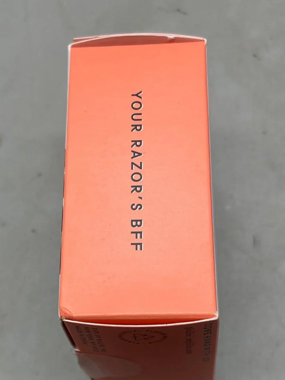 Billie travel case coral built in magnet snaps razor plastic READ